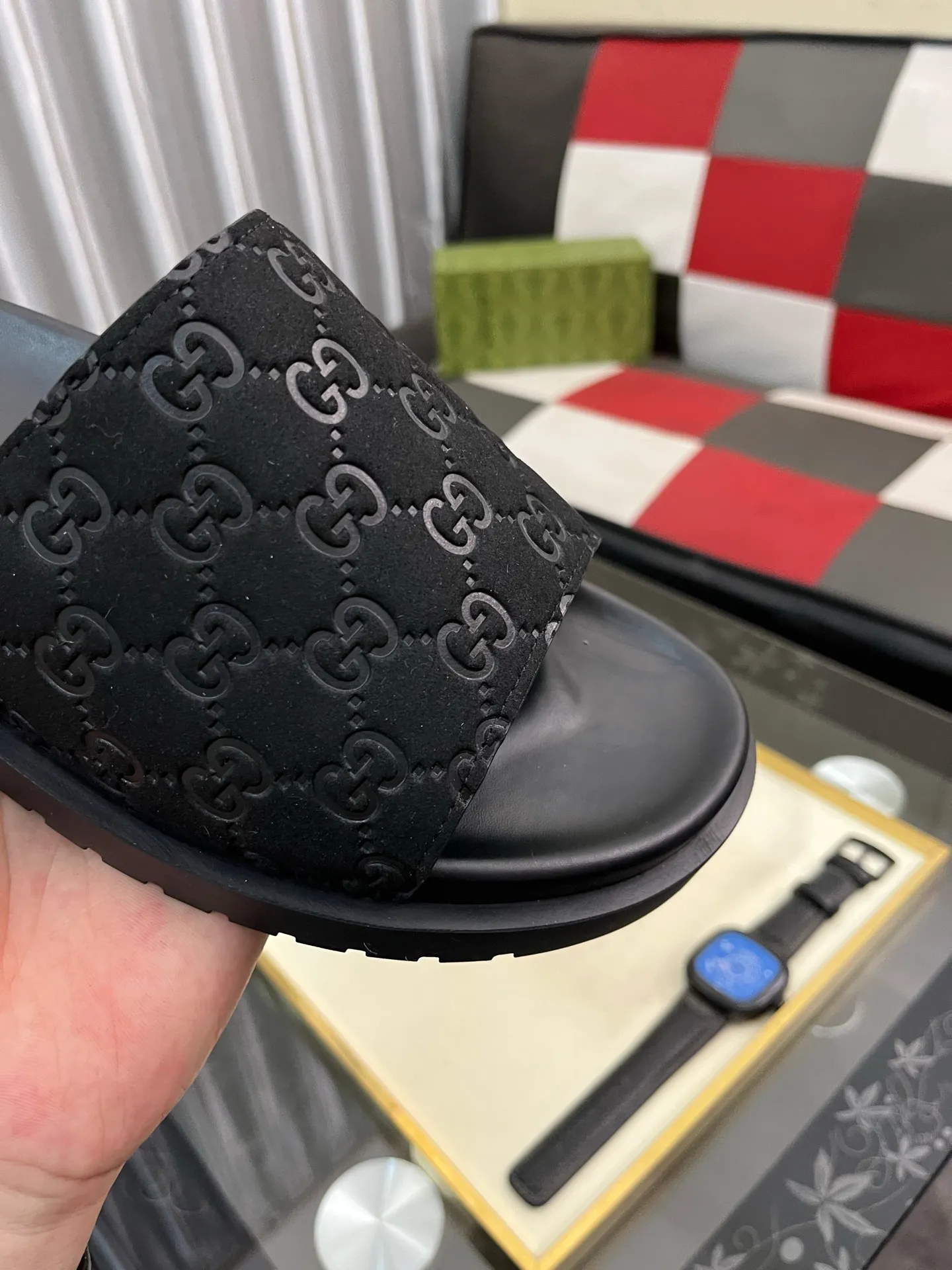 Men's shoes 💰320⌚️⌚️ (gucci-Gucci) New men's slippers, high-end boutique, made of cowhide, with exquisite embossed logo decoration on the upper, fine workmanship, super soft soles, casual, loose and comfortable, a must-have in summer! \nsize：38-44
